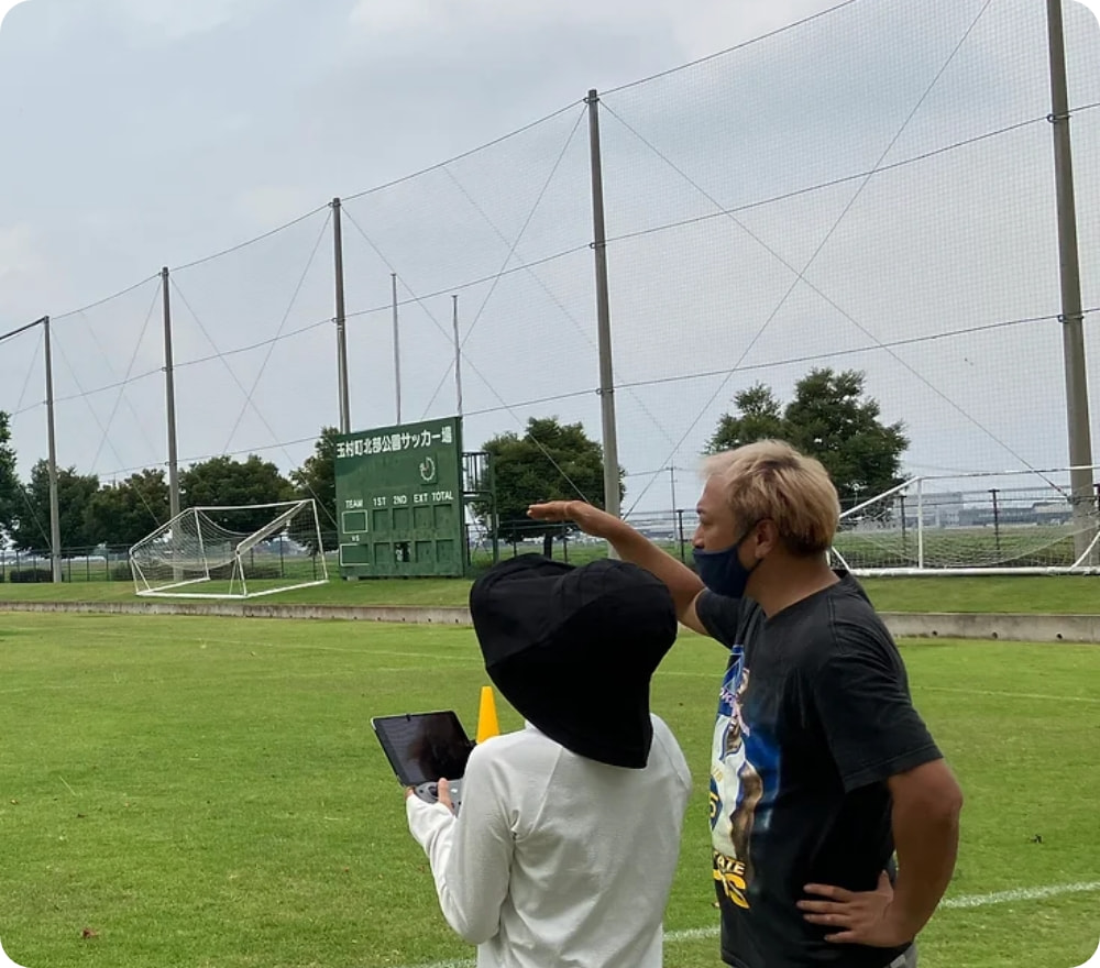 マンツーマンで講習を受ける女性